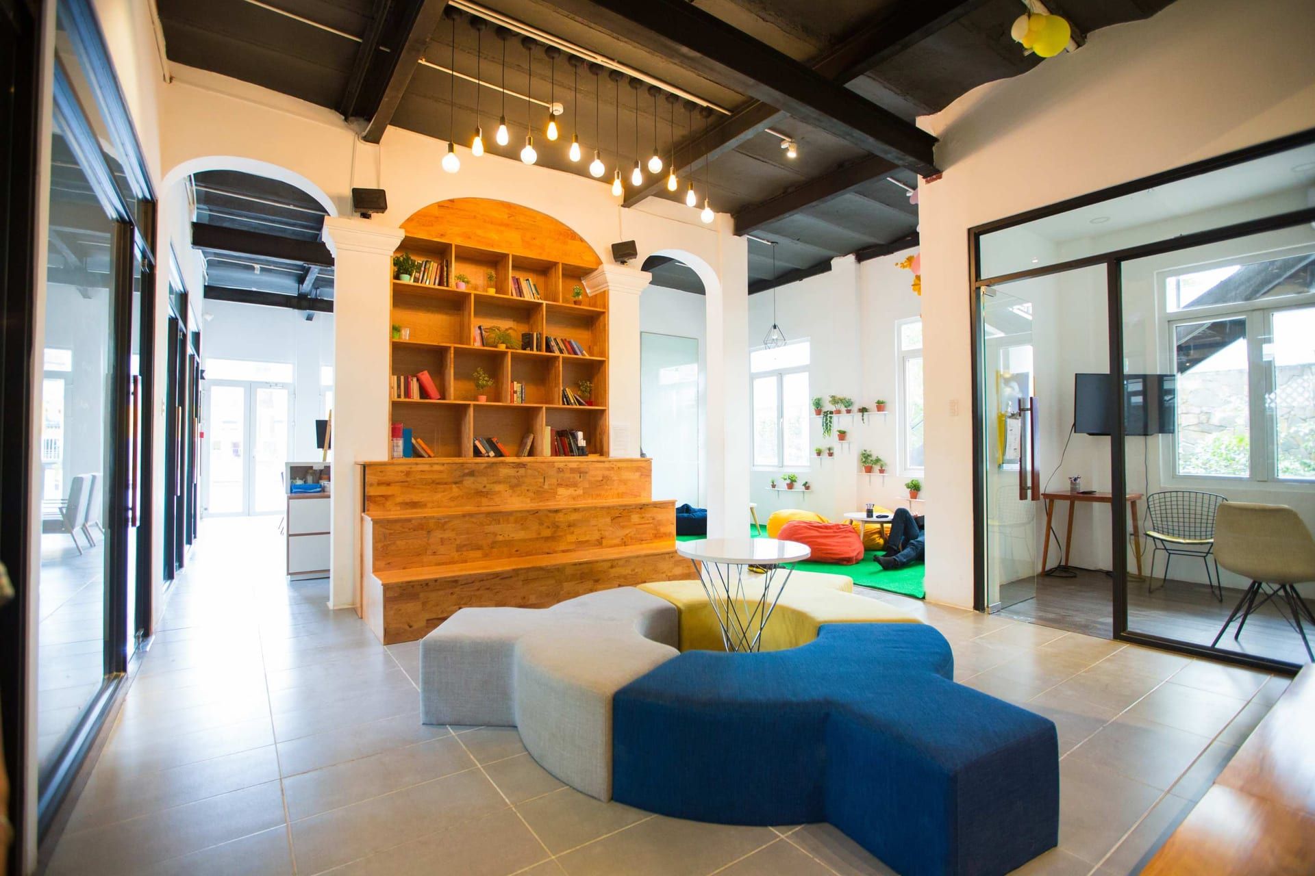 OFFICE INTERIOR & DECORATION